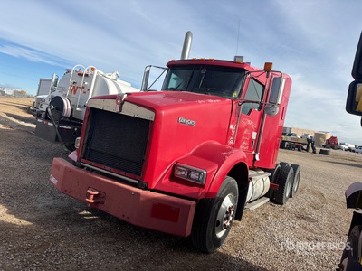 2010 Kenworth T800B 6x4 Ciągnik siodłowy T/A z kabiną sypialną (Inoperable)