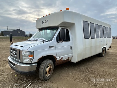 2014 Ford E-450 Econoline 4x2 21-Seat Crew Carrier Bus (Inoperable)