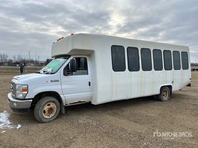 2013 Ford E-450 Econoline 4x2 21-Seat Crew Carrier Bus (Inoperable)