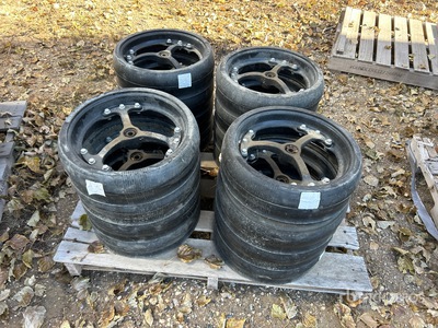 Quantity of (16) 3 Spoke Gauge Wheels