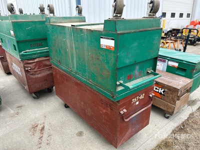 Quantity of (2) Miscellaneous صندوق موقع العمل