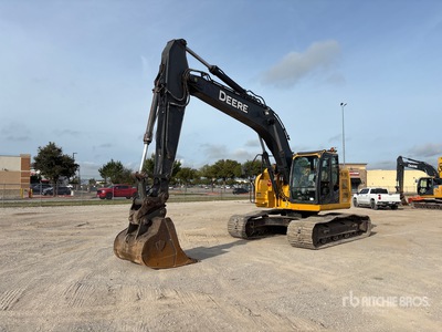 2021 John Deere 245G LC Excavadora de Cadenas
