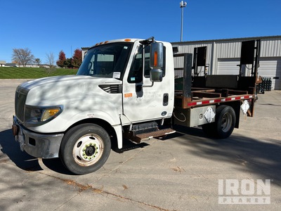 2015 International TerraStar 4x2 Gesloten vrachtwagen
