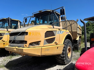 2014 Volvo A30F 6000 gal 6x6 Articulated Water Truck