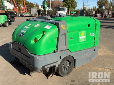 2018 Tennant S30 Ride-On を見 Sweeper
