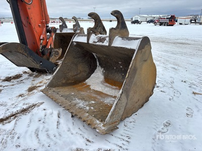 72 in Q/C Cleanup Excavator Bucket - Fits Hitachi ZX350
