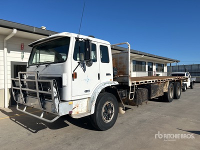 1995 International Flatbed Truck