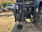 Chassis with Outrigger Cylinders