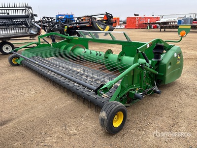 John Deere 615P 15 ft Combine Pickup Header