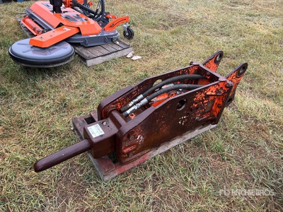 NPK E204 Hydraulic Breaker