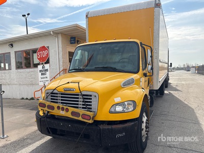 2017 Freightliner M2 106 を見 Cab and Chassis