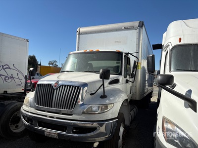 2018 International 4300 4x2 Camion fourgon