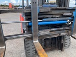 Hydraulics with Fork Positioning Cylinder (on fork carriage)