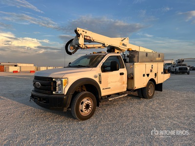 2019 Altec AT40G 40 ft on 2019 Ford F-550 XL 4x2 Camión con Cesta Elevadora