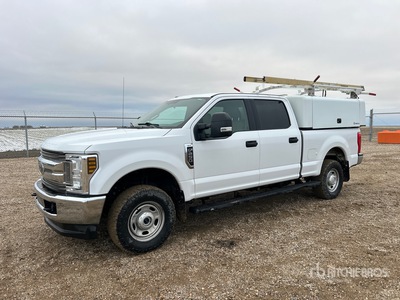 2018 Ford F-250 XLT 4x4 Crew Cab بيك اب
