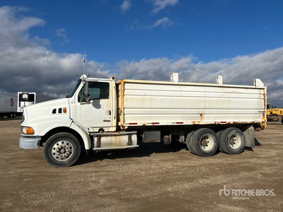 2001 Sterling L9500 T/A Dump Truck