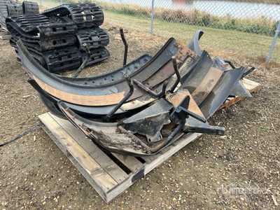 Quantity of Grader fenders