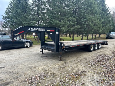 2019 Rainbow Trailers 25 ft Tri/A Gooseneck Oplegger