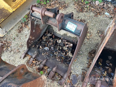 Cat 28 in Digging Tylna łyżka koparko-ładowarki