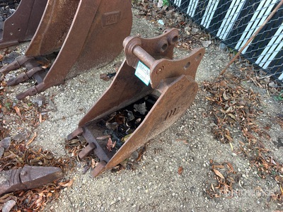 WB 12 in Digging Backhoe Rear Bucket