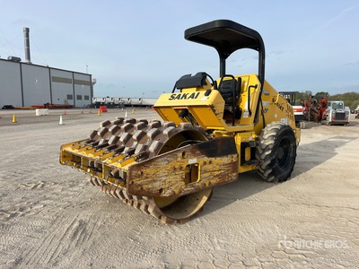 Sakai SV414T Compactador Pata de Cabra