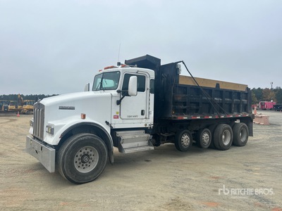 2005 Kenworth W900 T/A Dump Truck