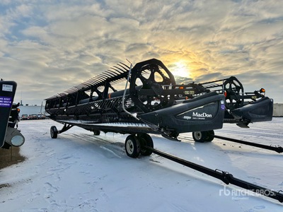 2014 MacDon D65-S 35 ft Draper Cabezal de cosechadora trilladora