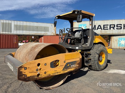 2015 Volvo SD115B Walzenzug mit Glattmantelbandage