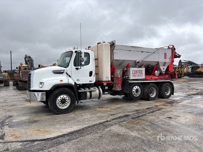 2018 Freightliner 114SD 8x4 Ciężarówka z mieszalnikiem objętościowym