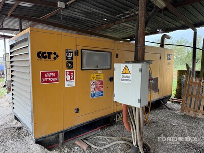 2000 Cat 275 250 kVA Containerized Generator Set