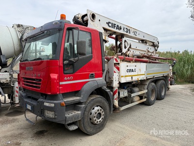 2007 Cifa K31/XZ 31 m on 2007 Iveco Trakker 440 6x4 Camion pompe à béton