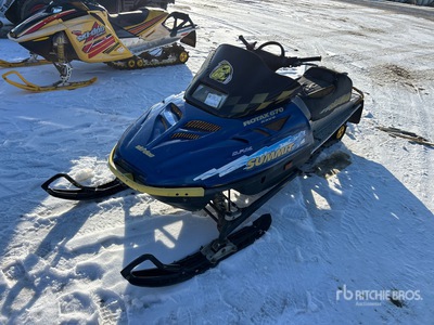 1998 Ski-doo Summit X670 スノーモービル (Inoperable)