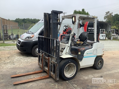 2019 UniCarriers PFD60M 6000 lb Carretilla Elevadora Neumática