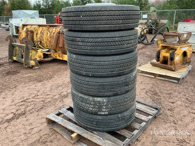 Quantity of (6) 225/75R19.5 Neumáticos