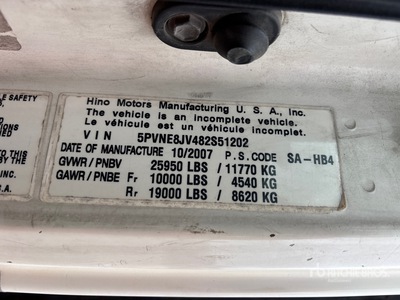 2008 Hino 268 4x2 Camion fourgon