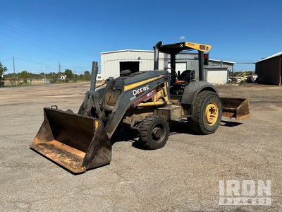 2014 John Deere 210K 4x4 Chargeuse paysagisme