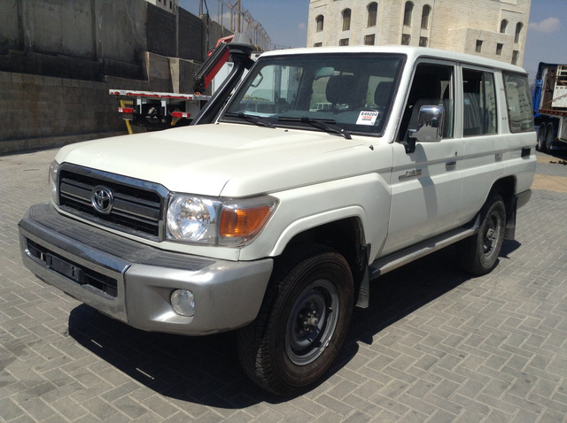 2013 (unverified) Toyota Land Cruiser 76 SUV 2013 (unverified) Toyota Land Cruiser 76 SUV