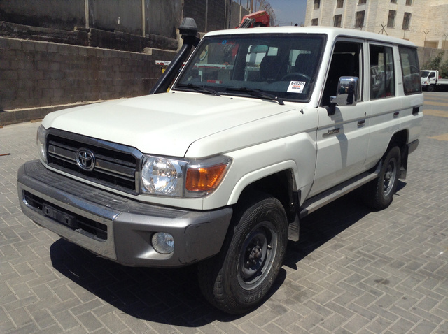 2013 (unverified) Toyota Land Cruiser 76 SUV 2013 (unverified) Toyota Land Cruiser 76 SUV
