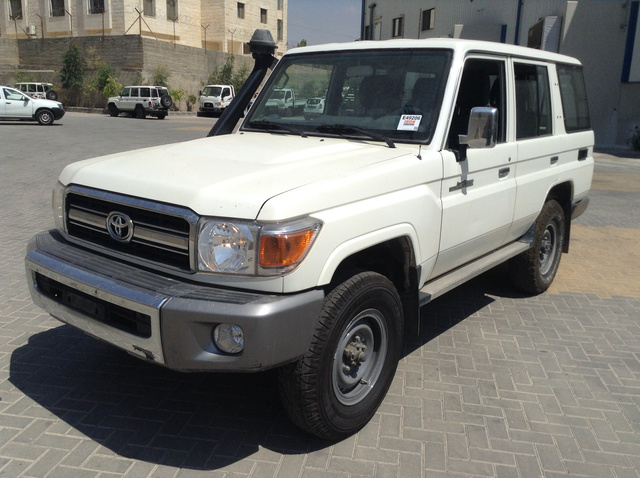 2013 (unverified) Toyota Land Cruiser 76 SUV 2013 (unverified) Toyota Land Cruiser 76 SUV