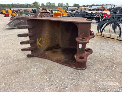 48 in Digging Excavator Bucket