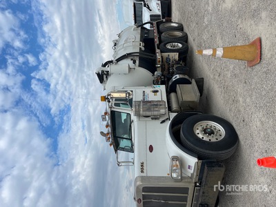 2012 Peterbilt 335 Tankwagen