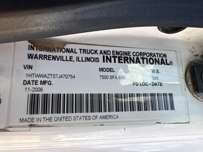 International 7500 Camion cisterna de agua