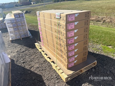 Quantity of (8) Leer HF650M Quad-Folding Tonneau Cover トラック付属品 (Unused)