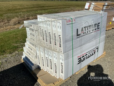 Quantity of (21) Leer Latitude Soft Folding Tonneau Cover トラック付属品 (Unused)