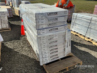 Quantity of (14) Leer Latitude Soft Folding Tonneau Cover トラック付属品 (Unused)