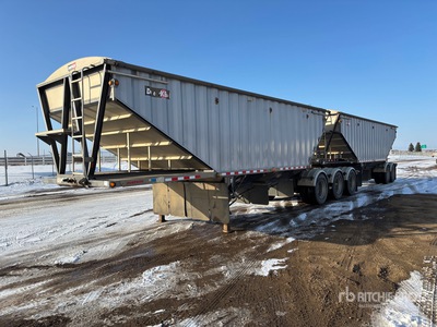 2020 Doepker 28 ft Super B-Train Lead Belly Grain Trailer