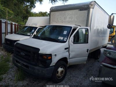 2016 Ford E-350 Furgonetka