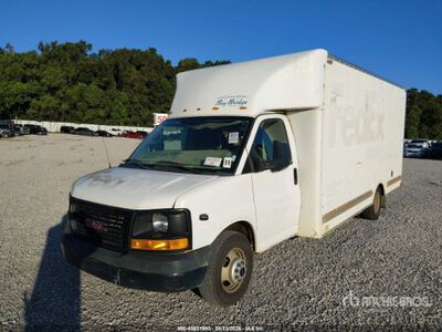 2017 GMC G3500 Savana Cargo Van