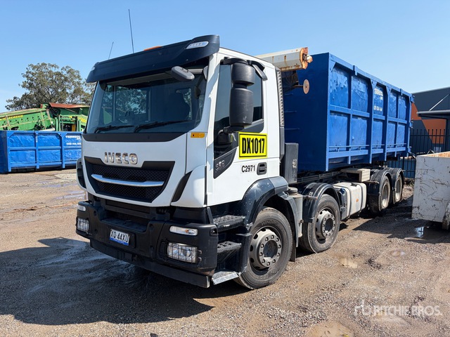 Hooklift Trucks