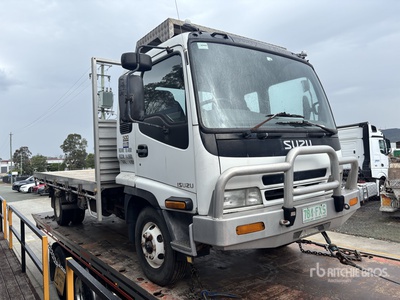2000 Isuzu FRR500 Flatbed Truck
